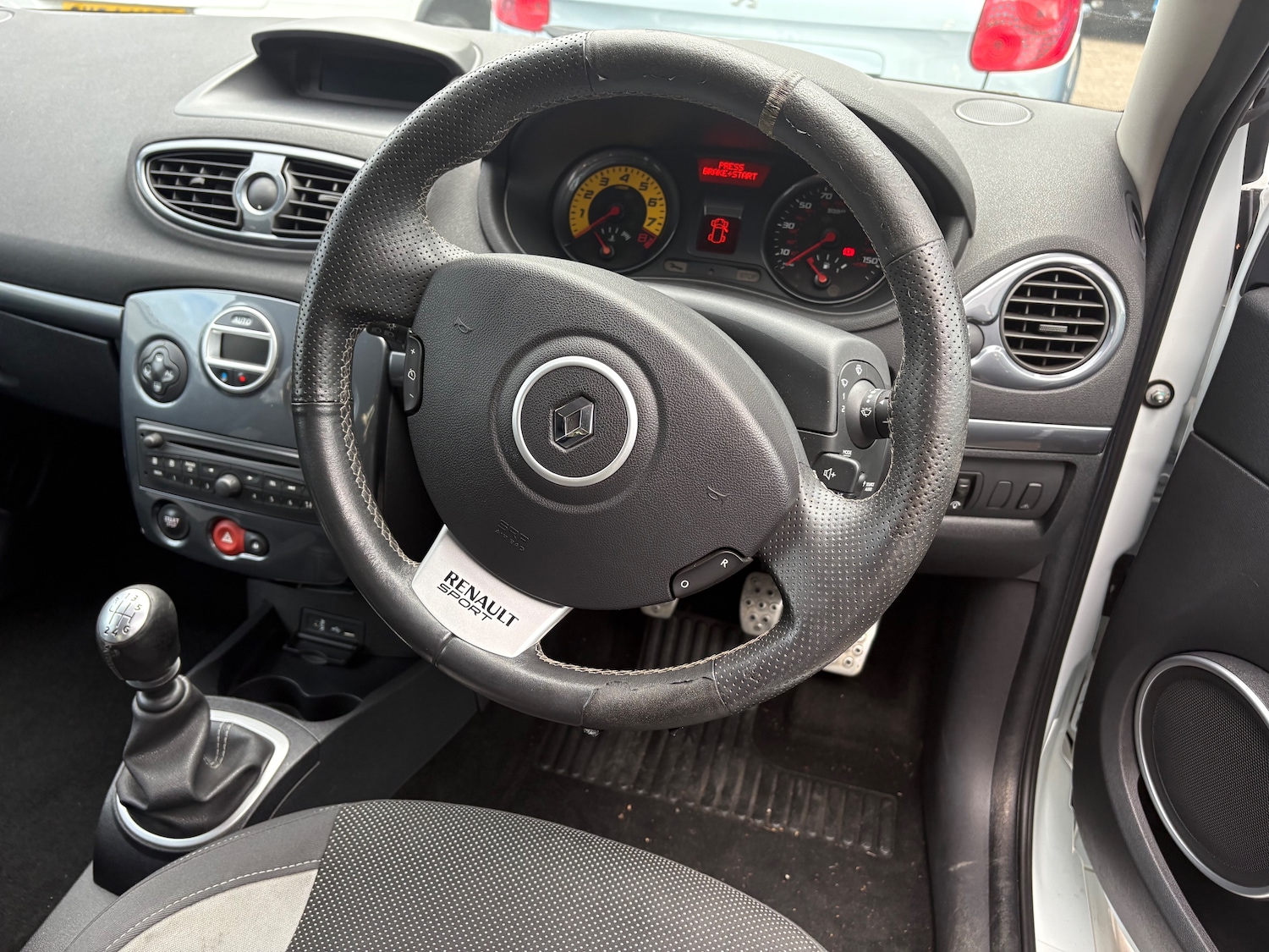 Used Renault Clio 2009 for sale - 76346854: Photo 8