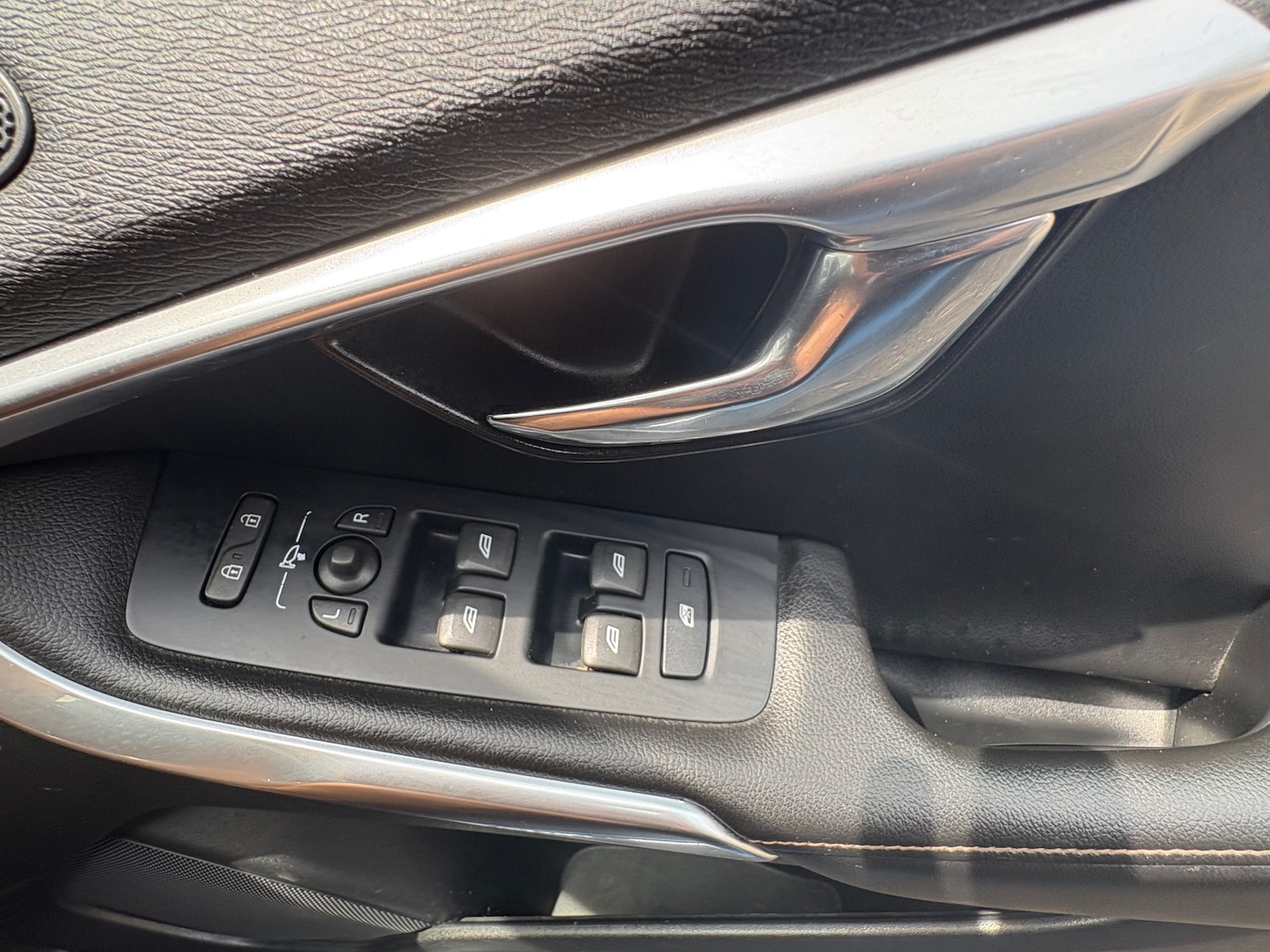 Used Volvo V40 2016 for sale - 77403951: Photo 18