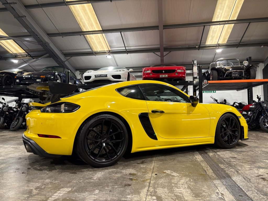 Used Porsche Cayman 2022 for sale - 77359870: Photo 33