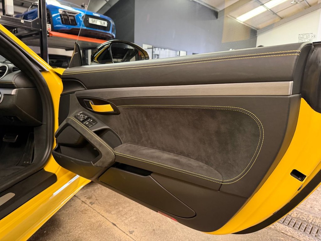 Used Porsche Cayman 2022 for sale - 77359870: Photo 9