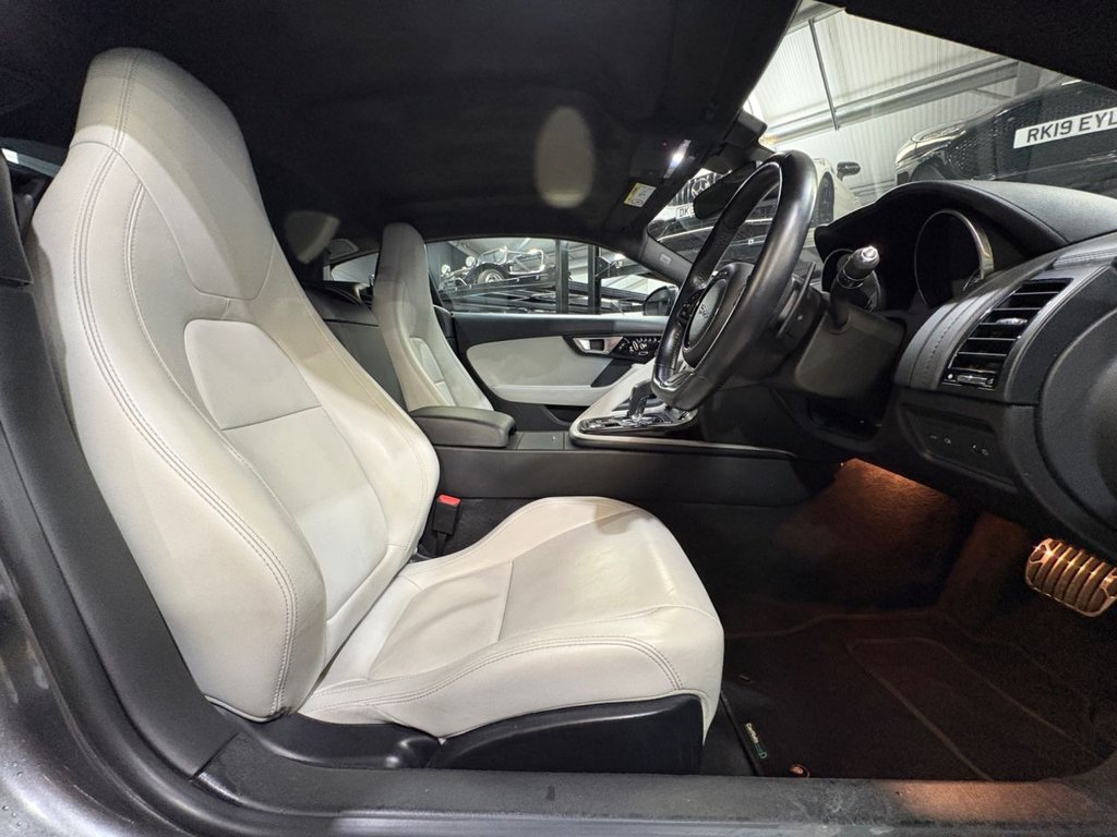 Used Jaguar F-Type 2014 for sale - 78224625: Photo 29