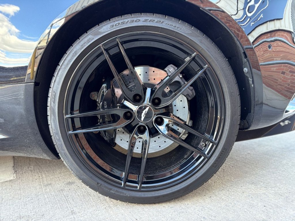 Used Aston Martin DBS 2019 for sale - 77355920: Photo 40