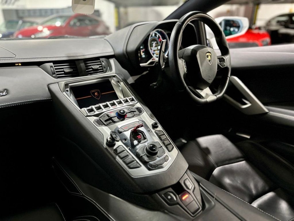 Used Lamborghini Aventador 2011 for sale - 77359866: Photo 12