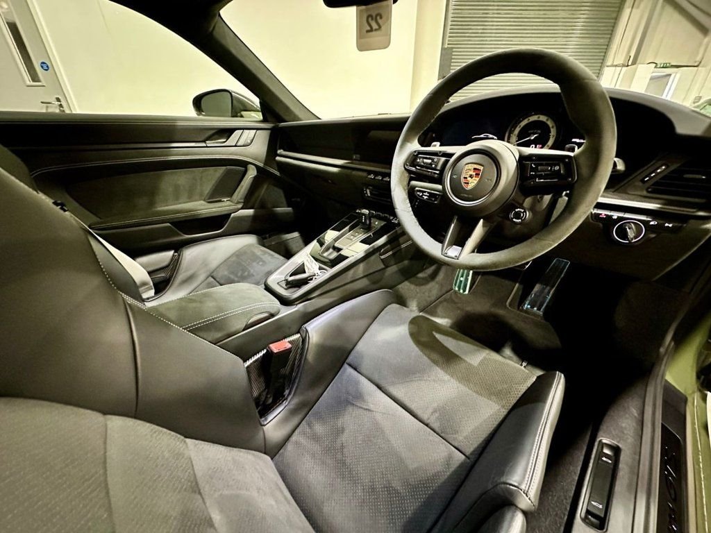 Used Porsche 911 2023 for sale - 77608904: Photo 15