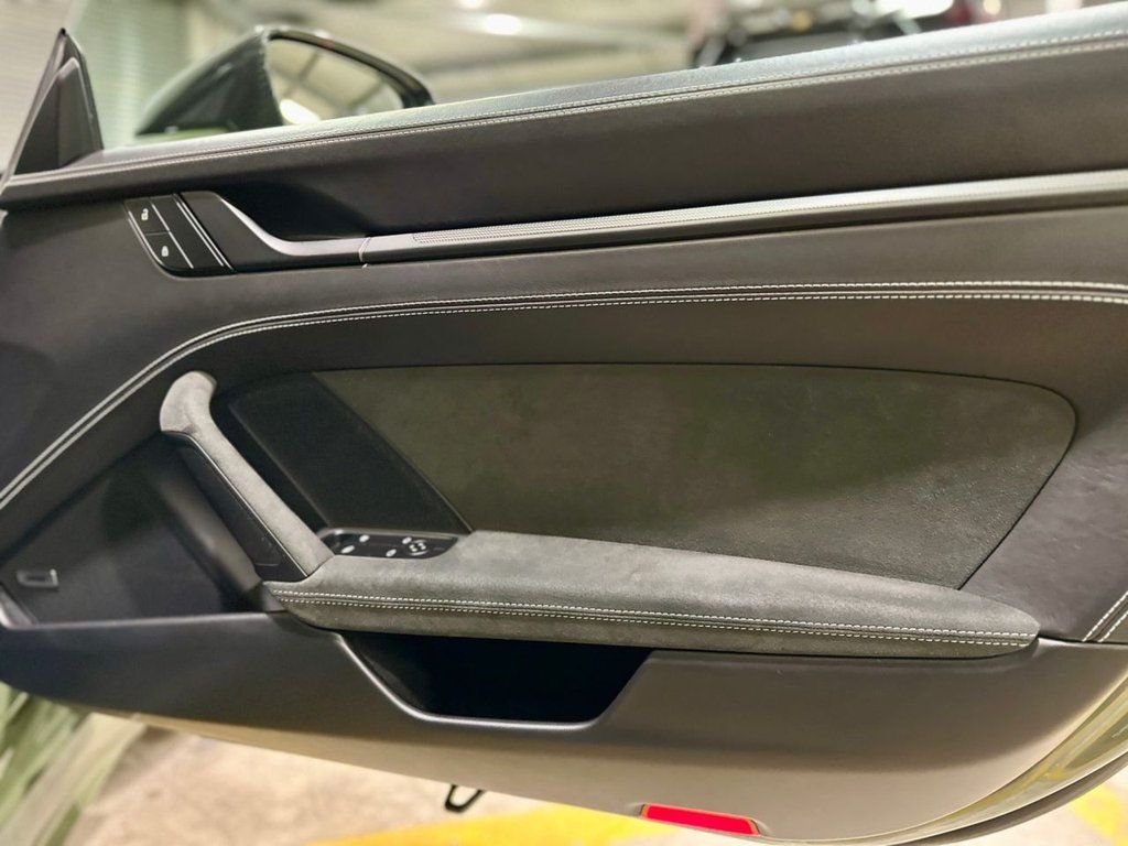 Used Porsche 911 2023 for sale - 77608904: Photo 17