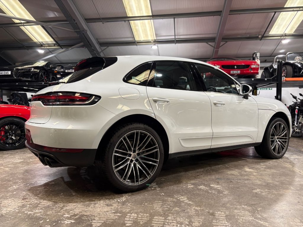 Used Porsche Macan 2020 for sale - 77359853: Photo 24