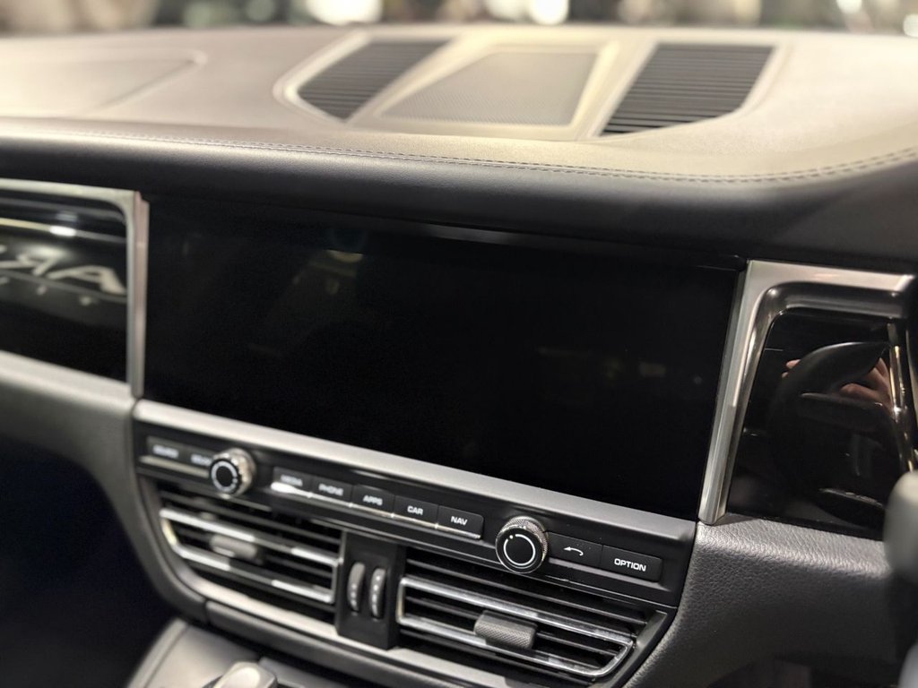 Used Porsche Macan 2020 for sale - 77359853: Photo 29