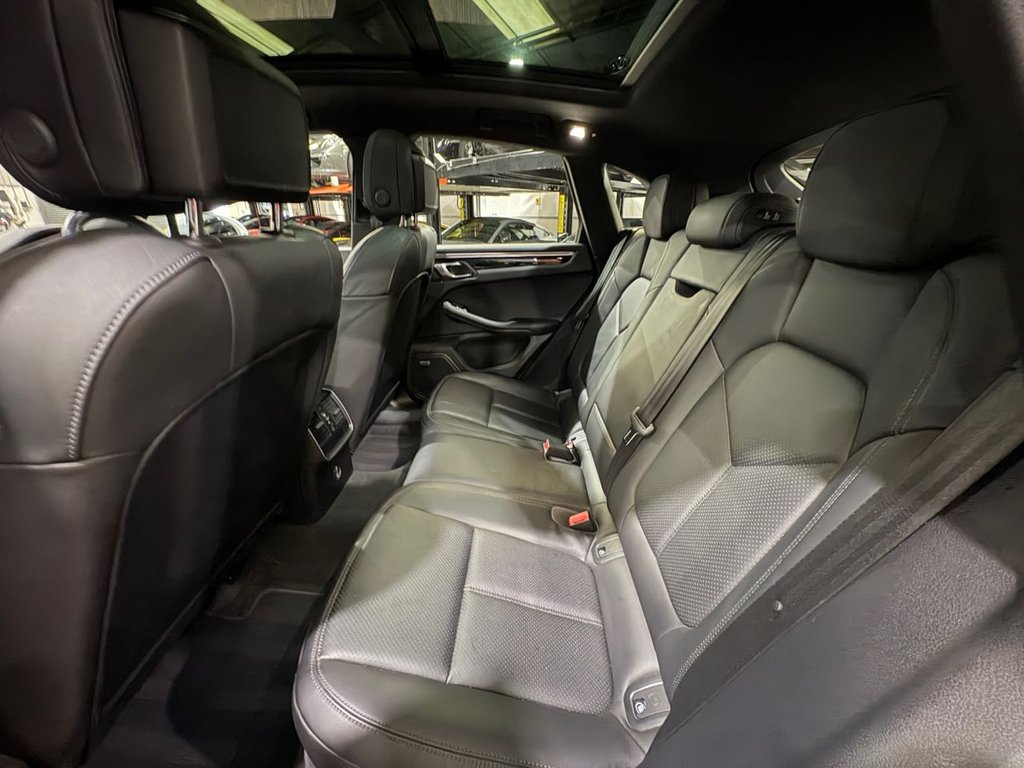 Used Porsche Macan 2020 for sale - 77359853: Photo 31