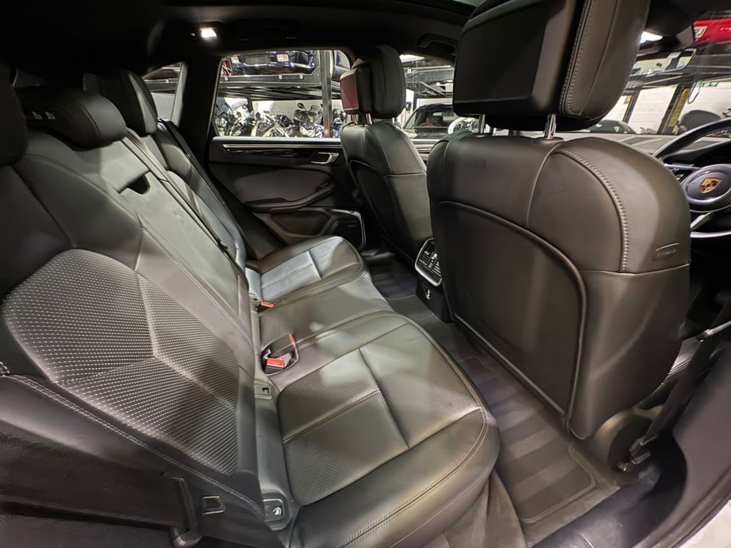 Used Porsche Macan 2020 for sale - 77359853: Photo 33