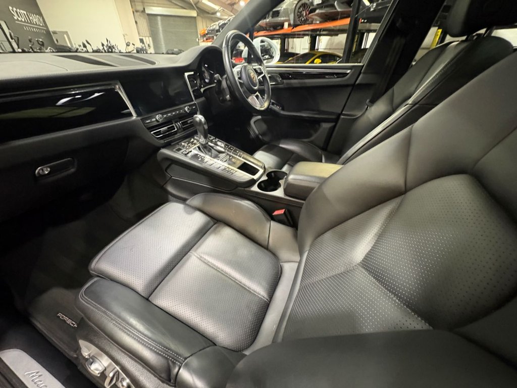 Used Porsche Macan 2020 for sale - 77359853: Photo 35