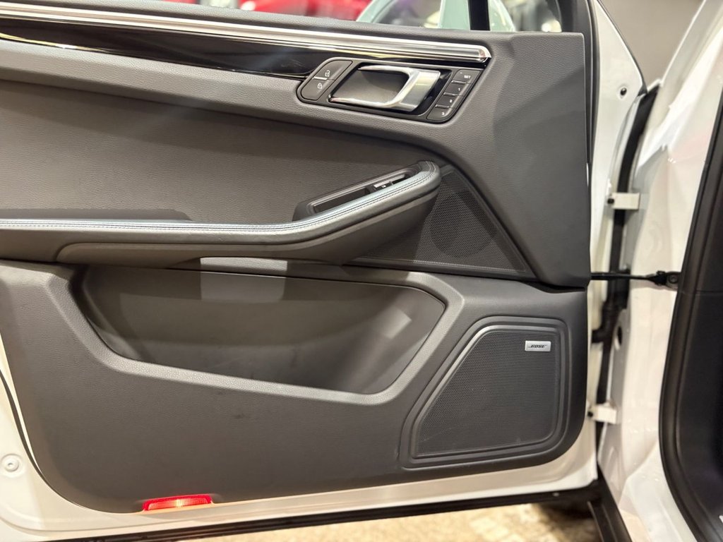 Used Porsche Macan 2020 for sale - 77359853: Photo 37