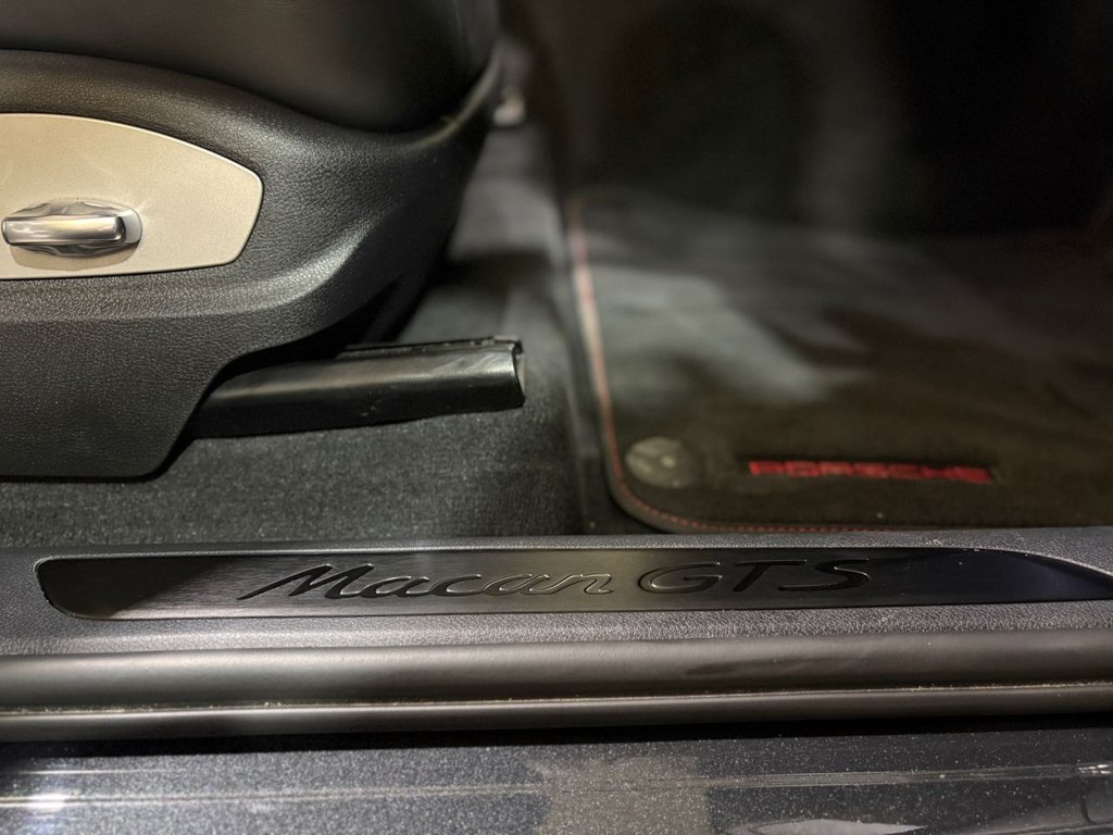 Used Porsche Macan 2023 for sale - 77384659: Photo 36