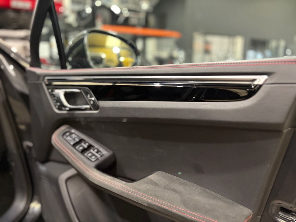 Used Porsche Macan 2023 for sale - 77384659: Photo 40