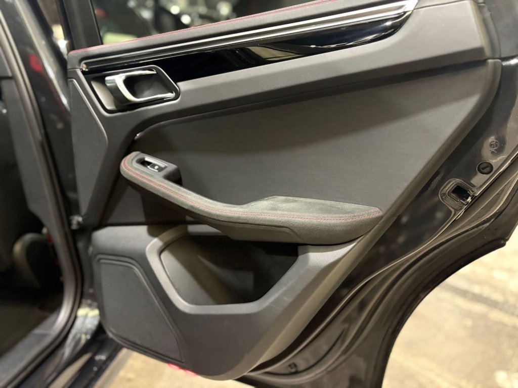 Used Porsche Macan 2023 for sale - 77384659: Photo 43
