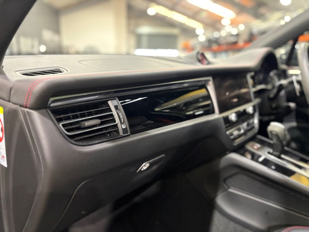 Used Porsche Macan 2023 for sale - 77384659: Photo 49