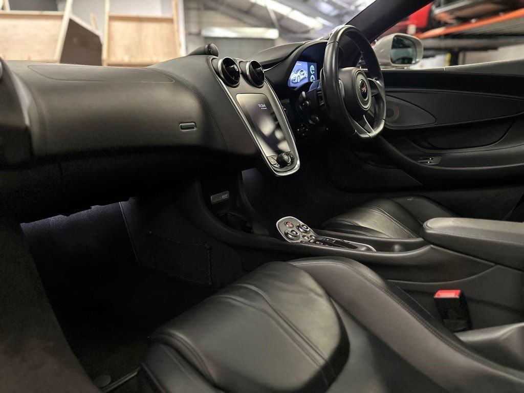 Used McLaren 570GT 2018 for sale - 77355631: Photo 28