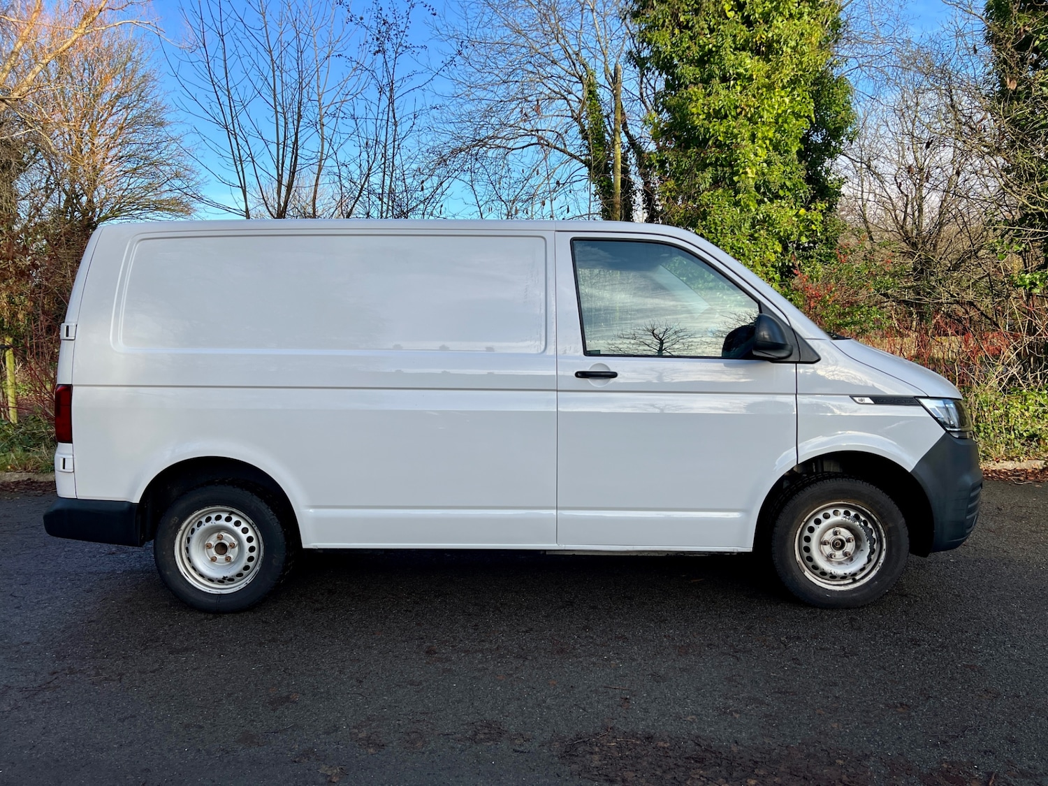 Used Volkswagen Transporter 2023 for sale - 76931479: Photo 2