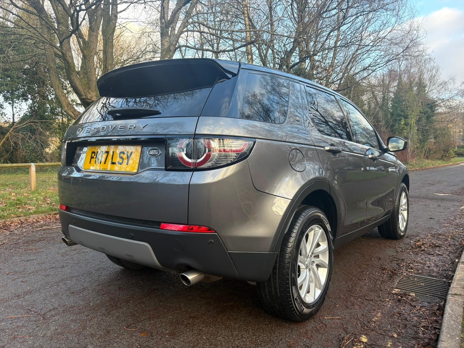 Used Land Rover Discovery Sport 2017 for sale - 76931025: Photo 3