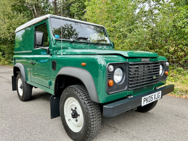 Used Land Rover Defender 2005 for sale - 64876234: Photo 1