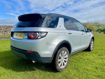 Used Land Rover Discovery Sport 2015 for sale - 78604940: Photo