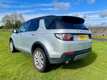Used Land Rover Discovery Sport 2015 for sale - 78604940: Photo