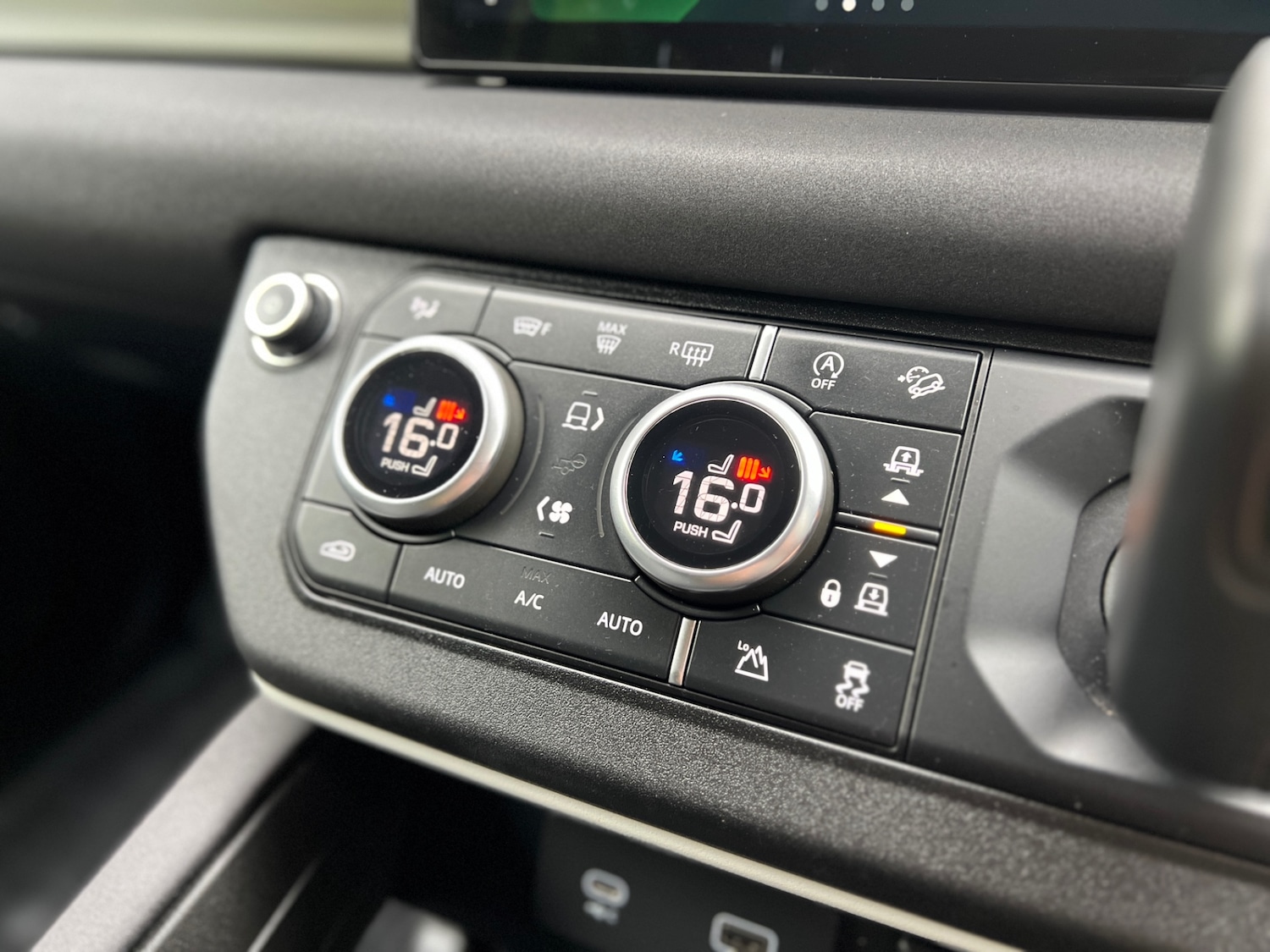 Used Land Rover Defender 2022 for sale - 75262318: Photo 26