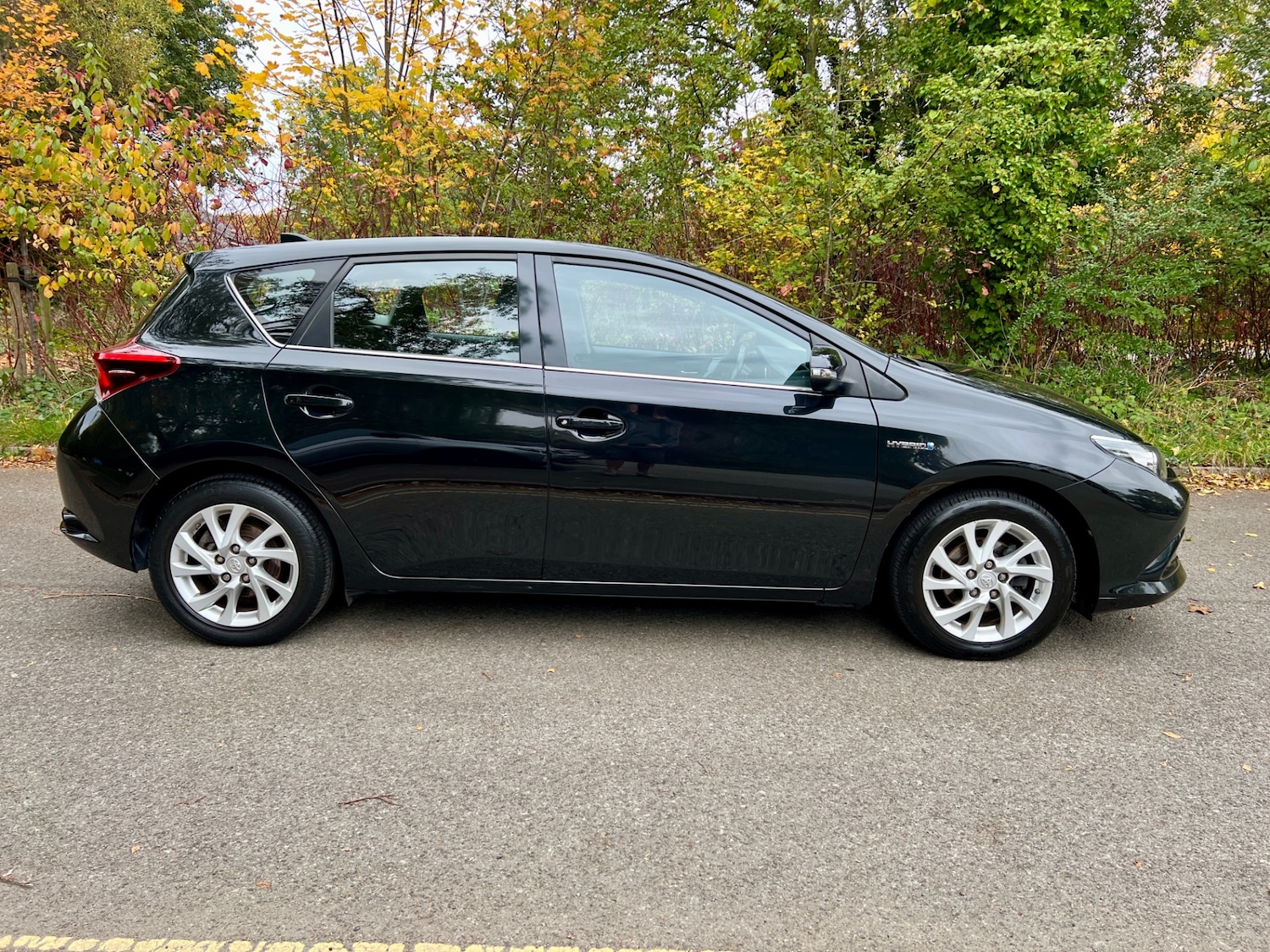 Used Toyota Auris 2017 for sale - 76309630: Photo 2