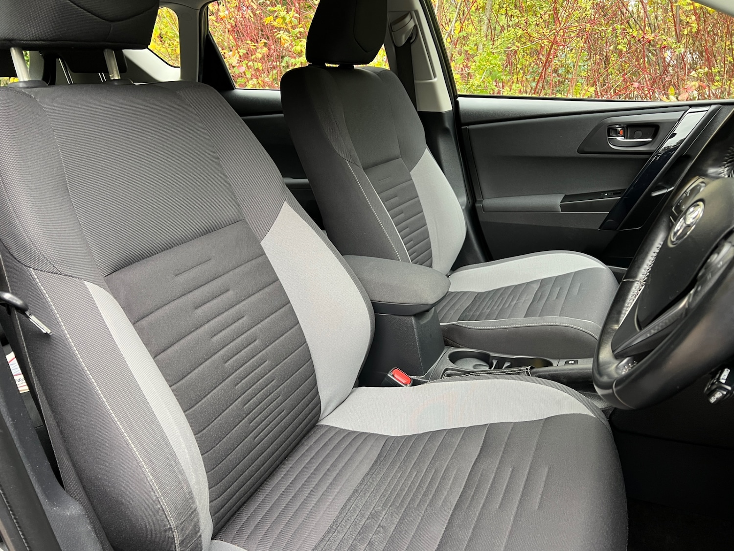 Used Toyota Auris 2017 for sale - 76309630: Photo 9