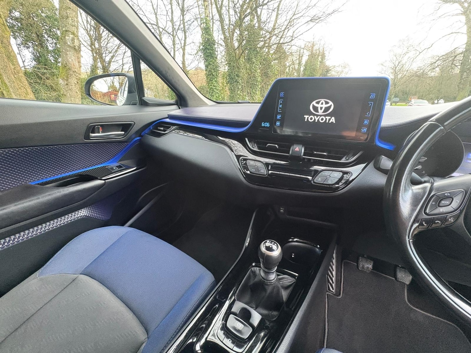 Used Toyota C-HR 2017 for sale - 76844768: Photo 5