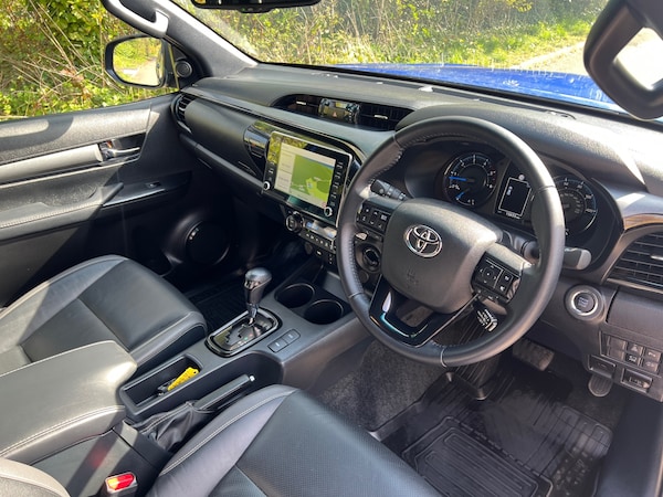 Used Toyota Hilux 2023 for sale - 74353356: Photo 10
