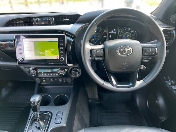 Used Toyota Hilux 2023 for sale - 74353356: Photo 17