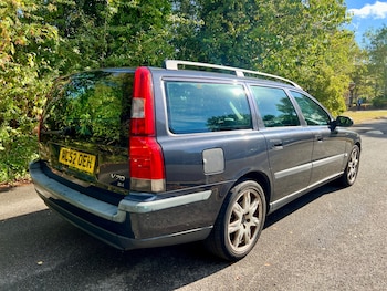 Used Volvo V70 2002 for sale - 75735541: Photo