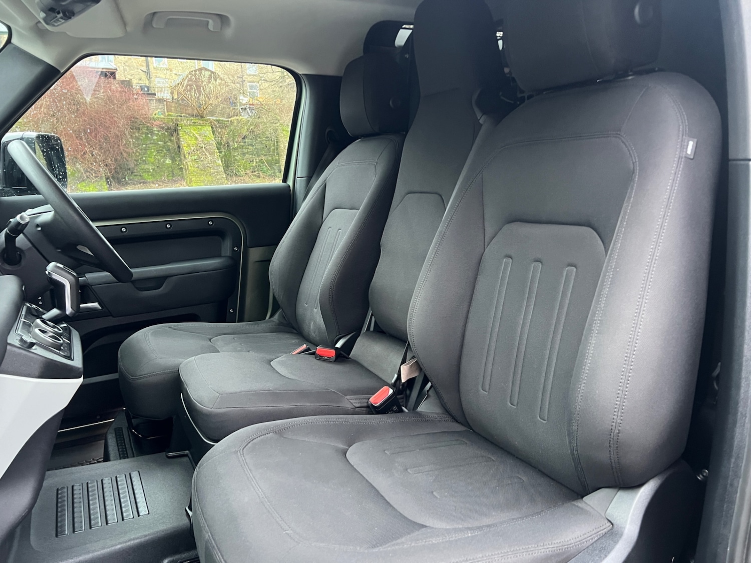 Used Land Rover Defender 2021 for sale - 77167696: Photo 13