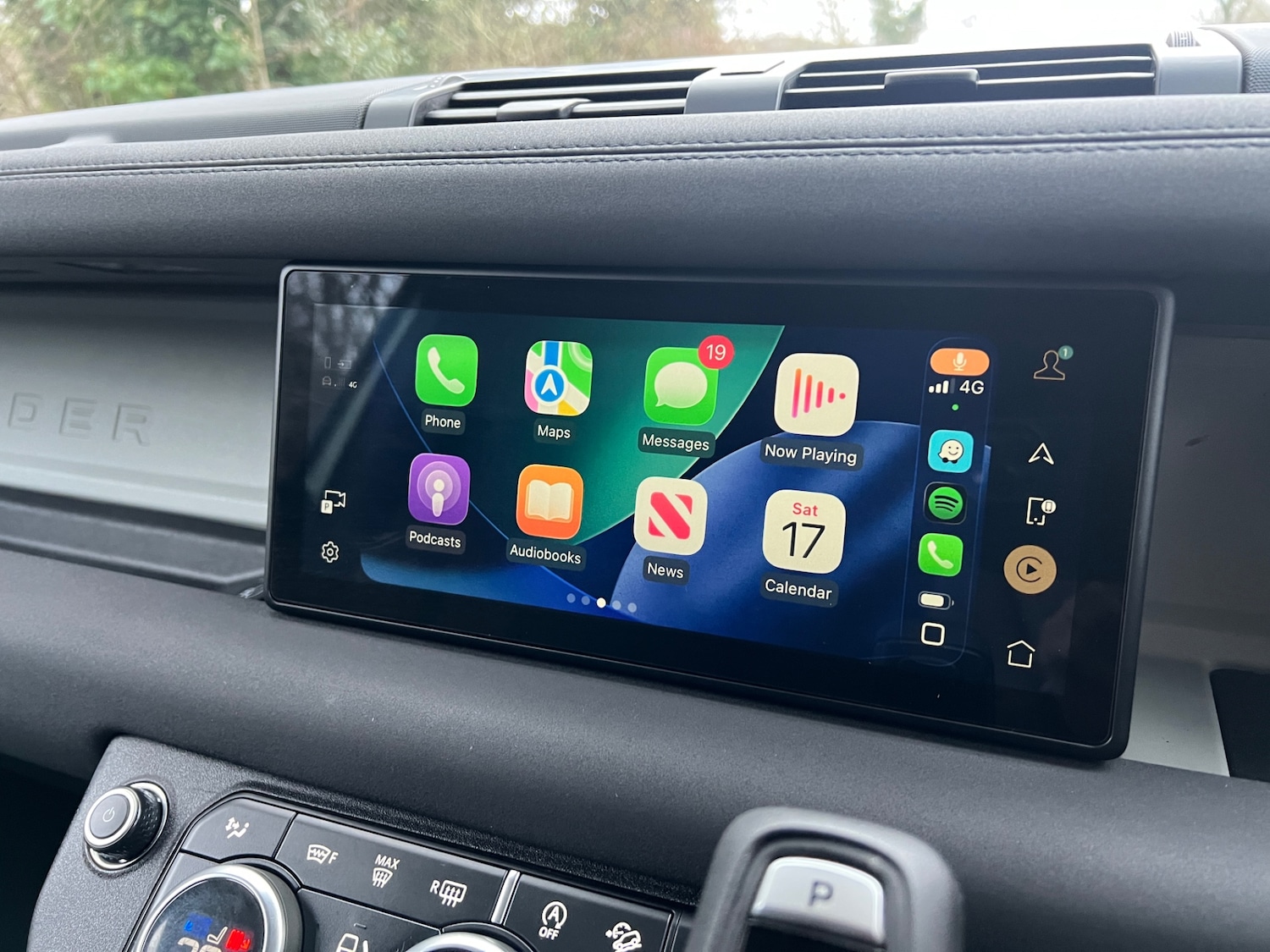 Used Land Rover Defender 2021 for sale - 77167696: Photo 17