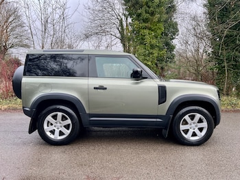 Used Land Rover Defender 2021 for sale - 77167696: Photo