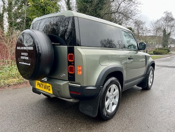 Used Land Rover Defender 2021 for sale - 77167696: Photo