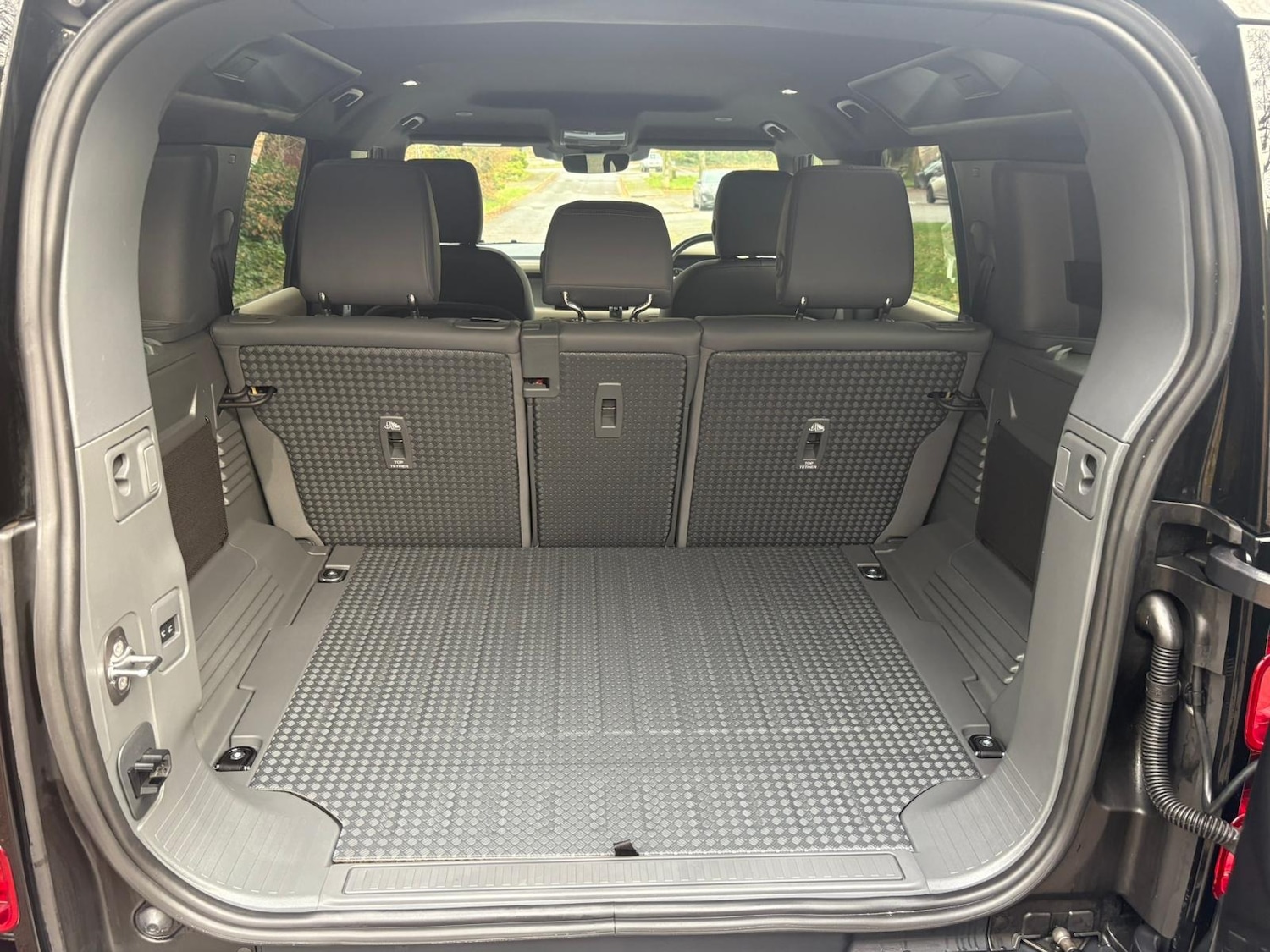 Used Land Rover Defender 2022 for sale - 76722385: Photo 11