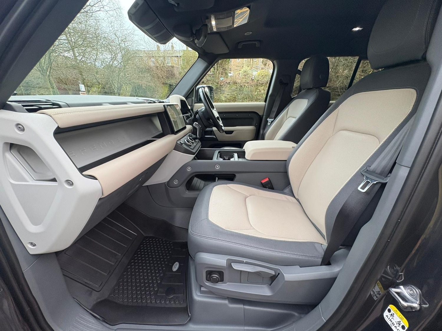 Used Land Rover Defender 2022 for sale - 76722385: Photo 15