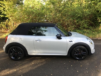 Used MINI Convertible 2019 for sale - 75910684: Photo