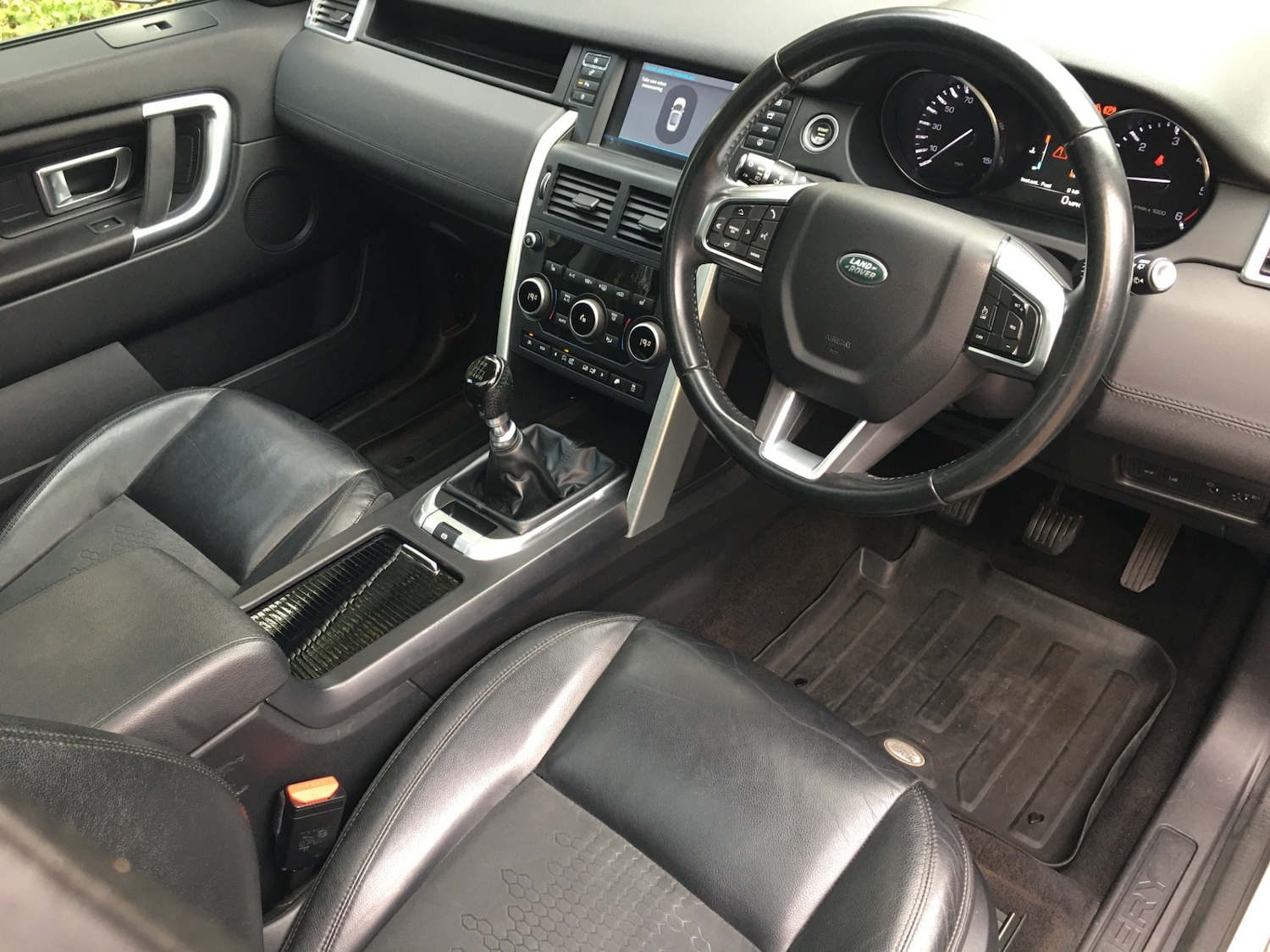 Used Land Rover Discovery Sport 2015 for sale - 76374421: Photo 11