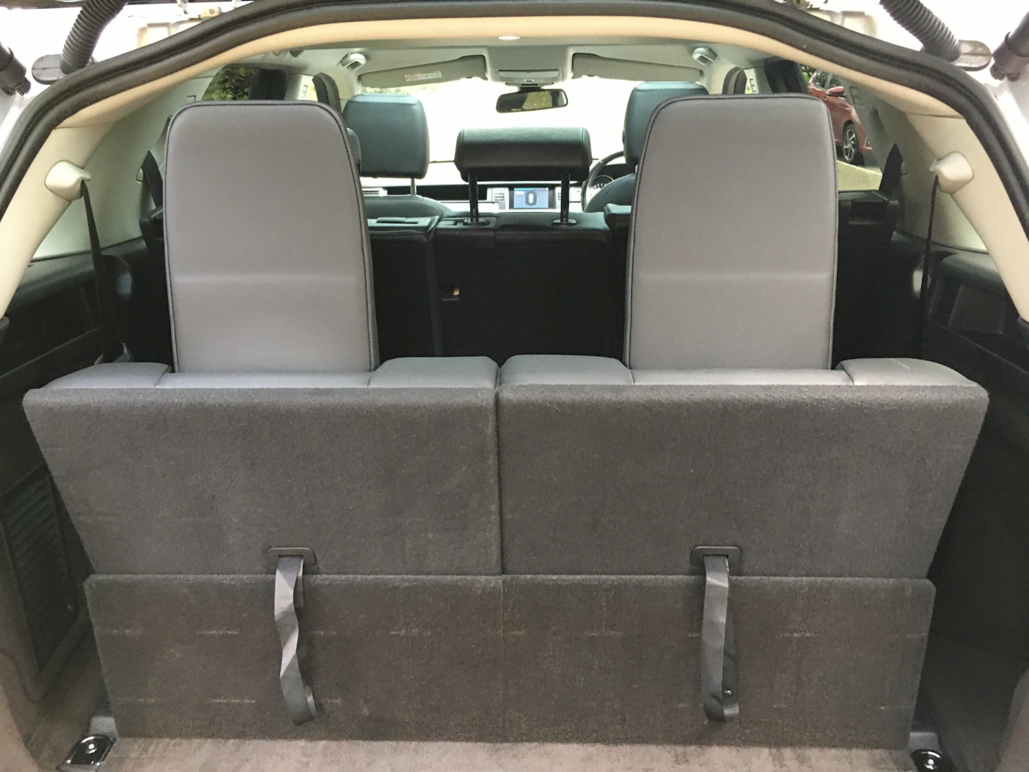 Used Land Rover Discovery Sport 2015 for sale - 76374421: Photo 15