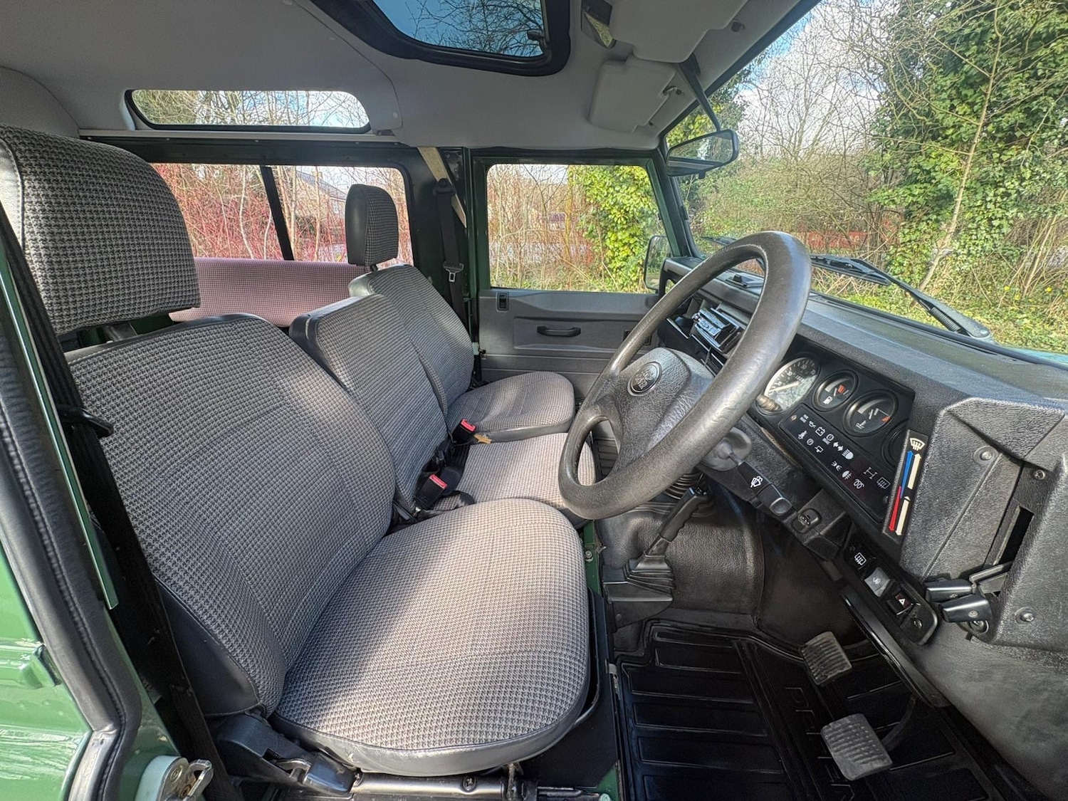 Used Land Rover Defender 1996 for sale - 77888222: Photo 9