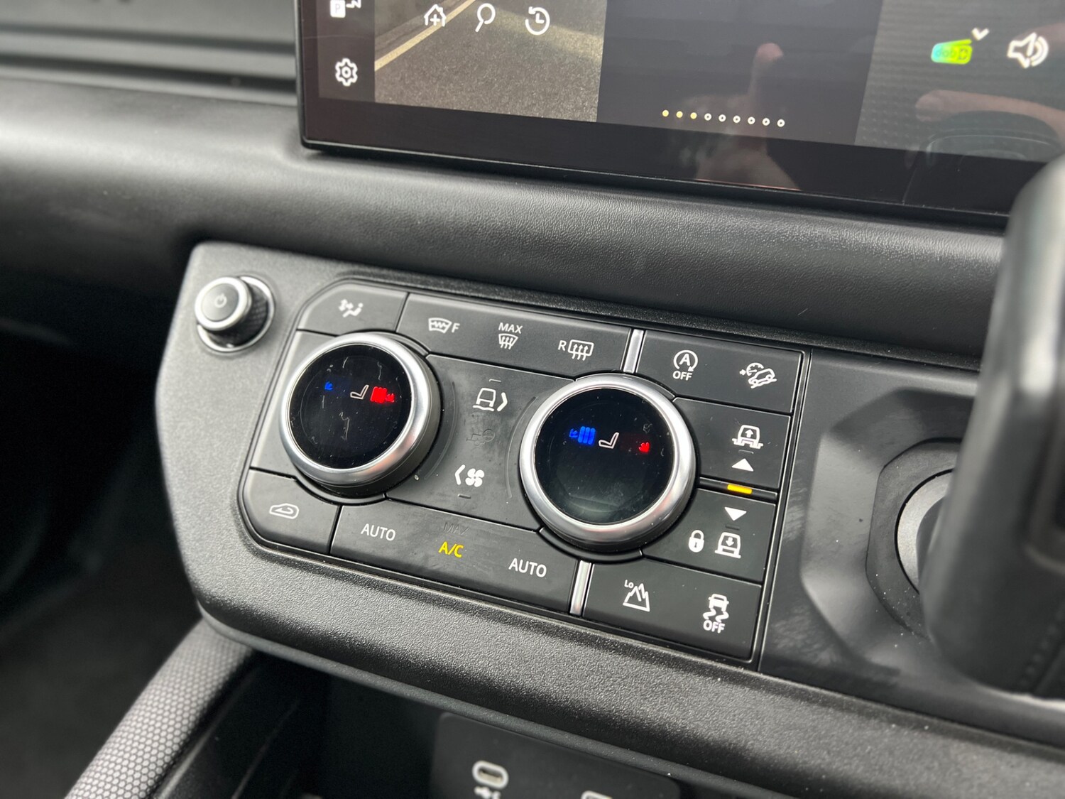 Used Land Rover Defender 2021 for sale - 77628719: Photo 20