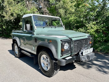Land Rover - Defender