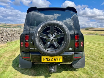 Used Land Rover Defender 2022 for sale - 79392258: Photo