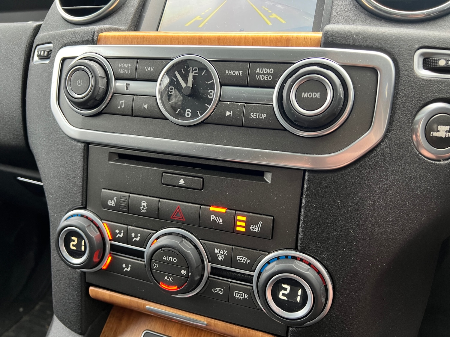 Used Land Rover Discovery 2014 for sale - 76748485: Photo 9