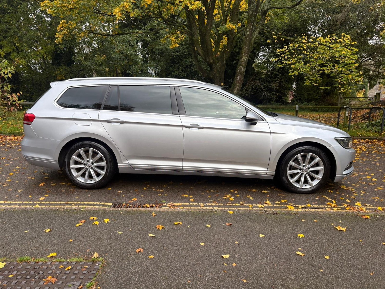 Used Volkswagen Passat 2017 for sale - 76357001: Photo 2