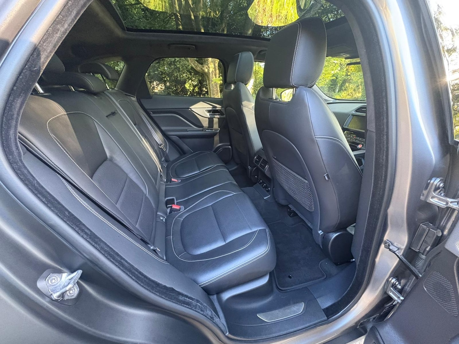 Used Jaguar F-Pace 2019 for sale - 76026948: Photo 6