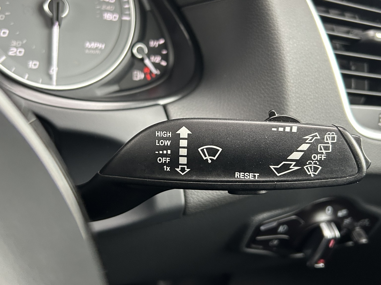 Used Audi SQ5 2015 for sale - 76436374: Photo 32