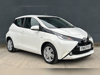 2016 - 1.0 VVT-i x-pression 5-Door